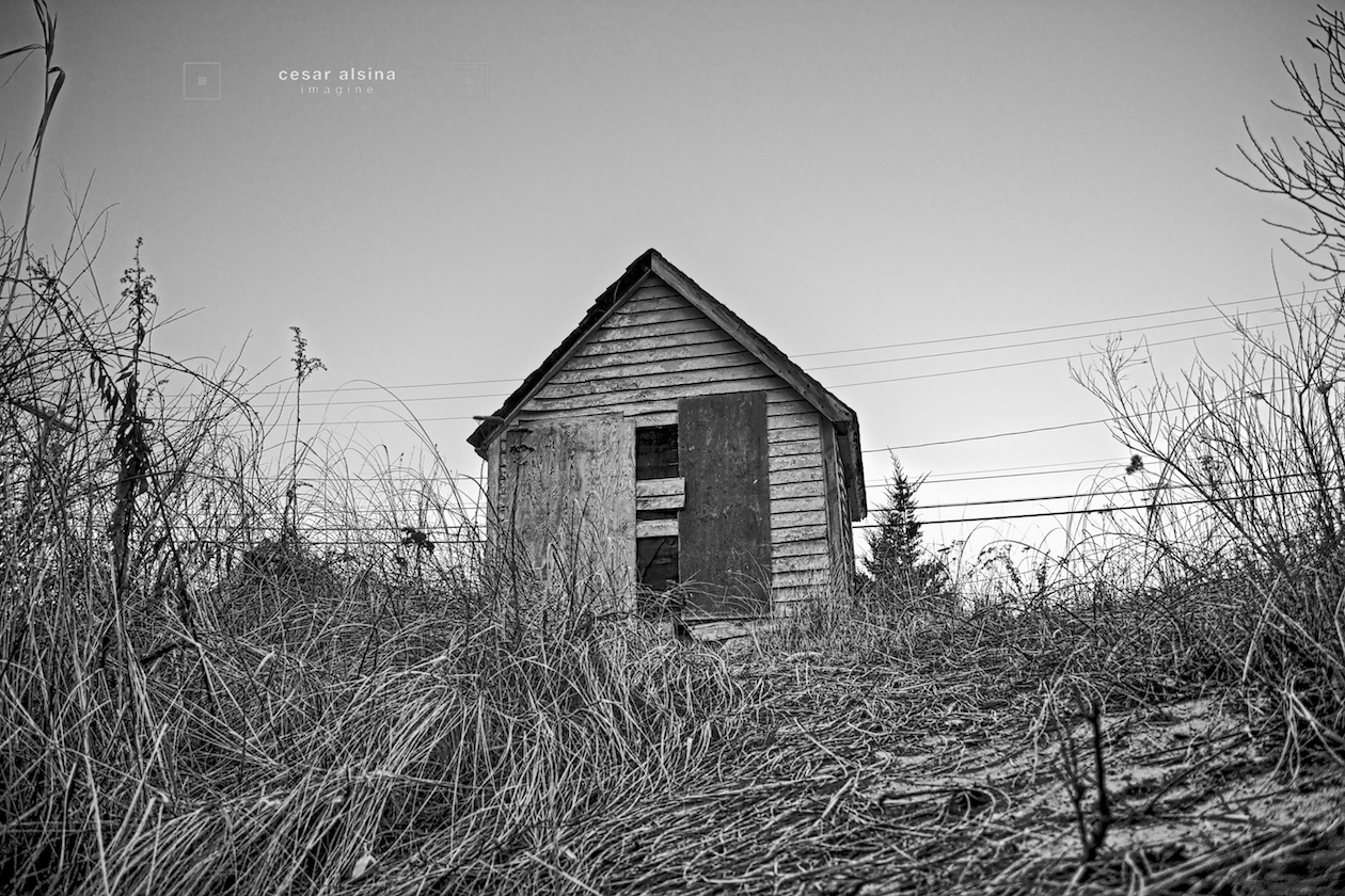 9_DSC6693_plymouthbay_shack_bw_©cesaralsina